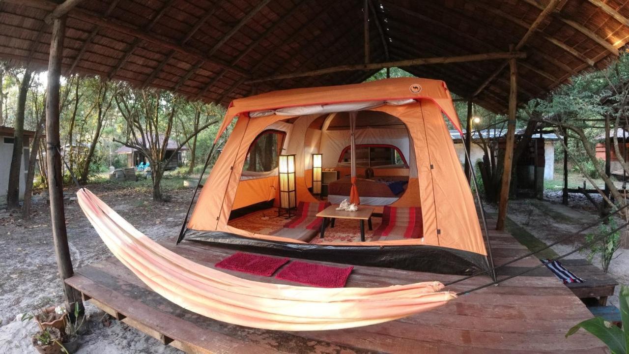 Phayam Friends Hotell Koh Phayam Exteriör bild