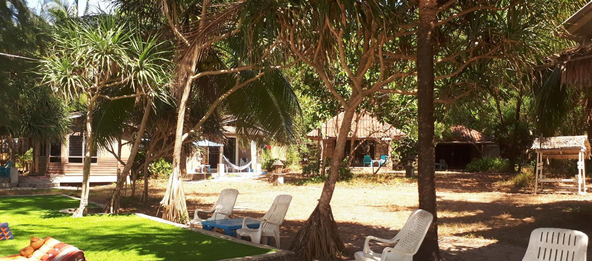 Phayam Friends Hotell Koh Phayam Exteriör bild