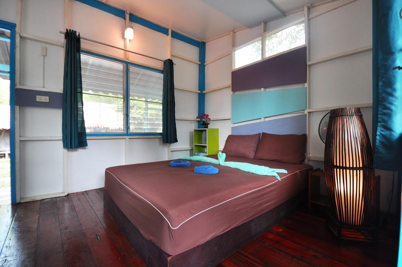 Phayam Friends Hotell Koh Phayam Exteriör bild