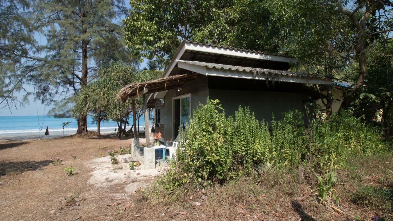 Phayam Friends Hotell Koh Phayam Exteriör bild