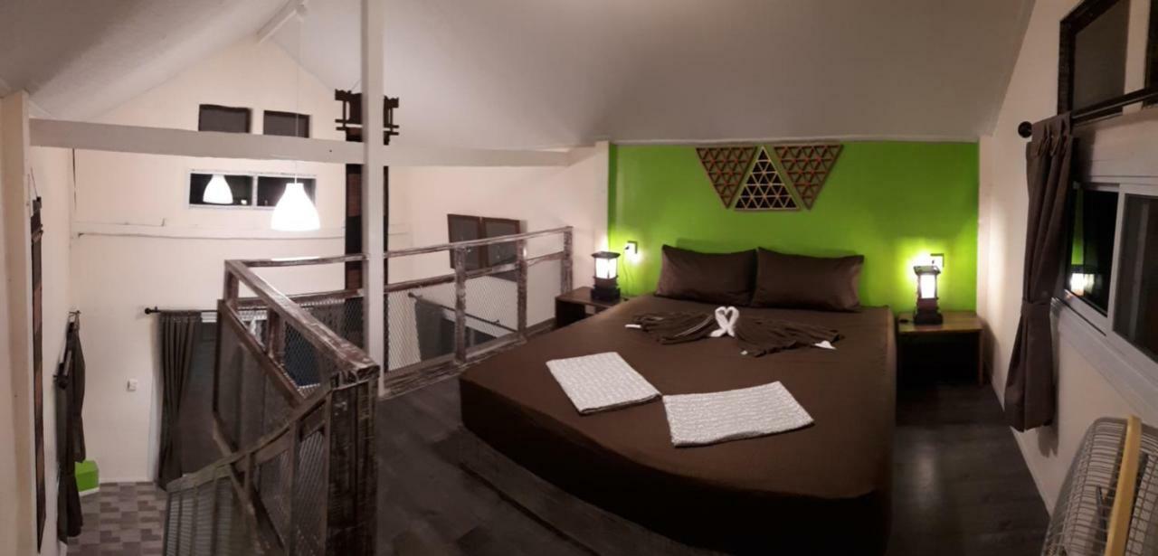 Phayam Friends Hotell Koh Phayam Exteriör bild