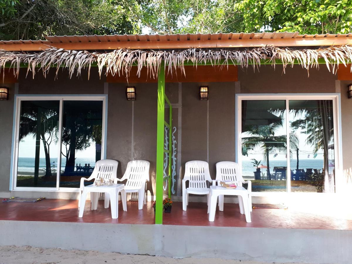 Phayam Friends Hotell Koh Phayam Exteriör bild